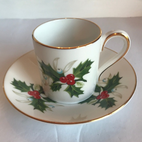 Danbury Mint Holly Demitasse Cup and Saucer - Picture 1 of 4